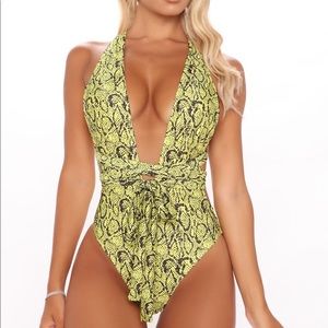 ✨BRAND NEW ✨Wrap Around Swimsuit